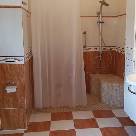 Haus Am Kirschbaum بيت للعطل كلوتز